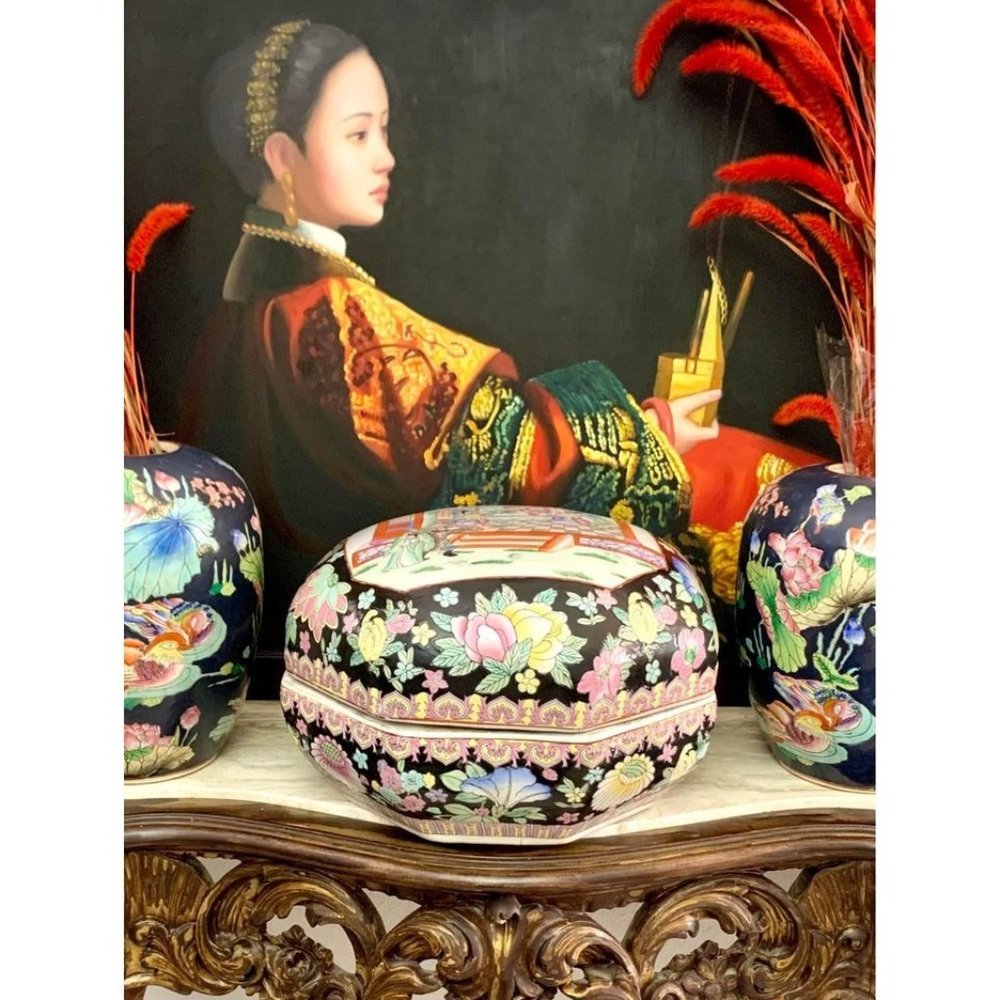 Lidded Large Container Bowl Vintage Oriental Style with Classic & Floral Design